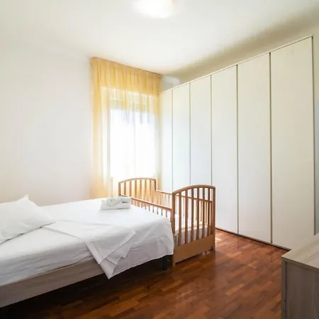 Apartment A Due Passi Dal Mare - Wifi Ac Corte Privata Civitanova Marche