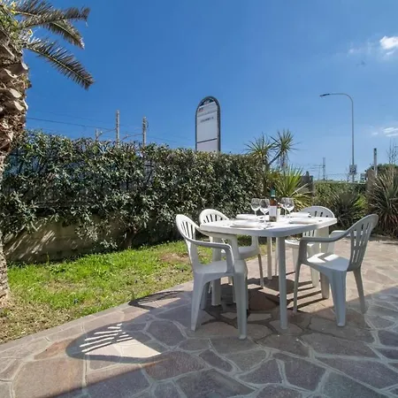 Appartement A Due Passi Dal Mare - Wifi Ac Corte Privata *